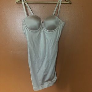 34 B / XS VS Figure Cupped Shape Slip